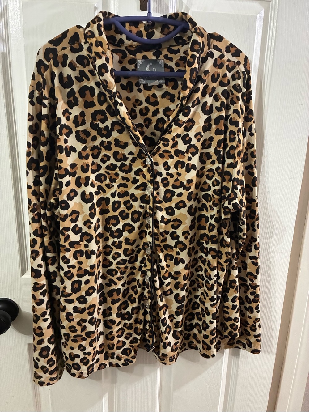 Women’s 3X Leopard Print Pajama Set - Picture 2 of 6